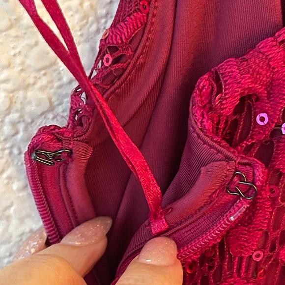 GUESS - Pema Sequin Dress - Love Bite Berry Color - BRAND NEW - Never Worn - Picture 10 of 11